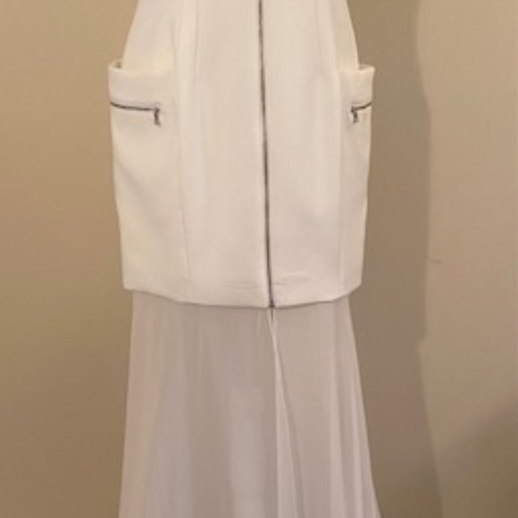 Ivory BCBG MaxAzria Unique Gown - Picture 11 of 11